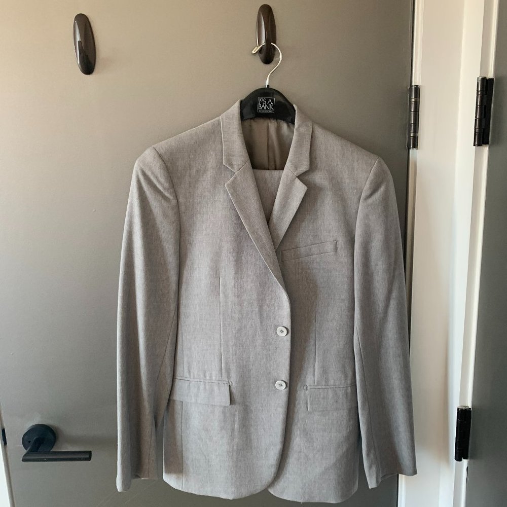 Light grey Theory Suit like NEW!!